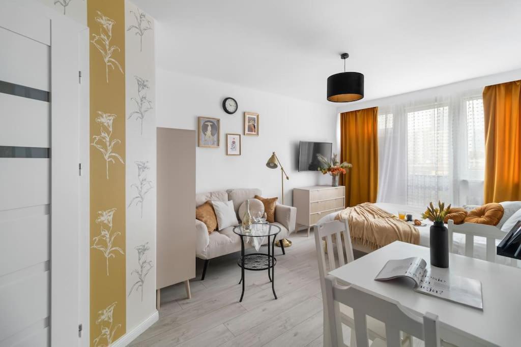 Air-Conditioned Downtown Oasis On Foot To Central Station Metro Smarttv Wifi Warsaw Exterior photo